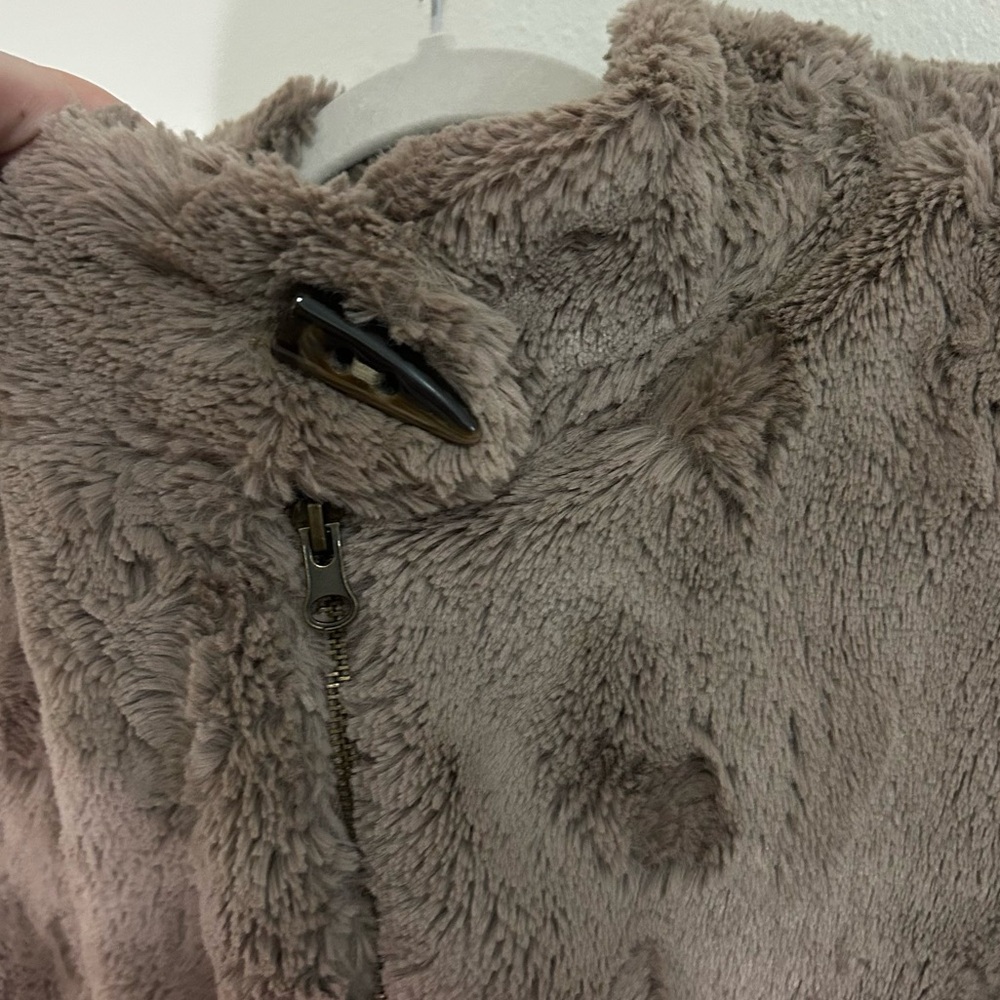 Sanctuary faux fur mock neck button detail vest - Picture 5 of 8